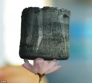 Illustration for article titled This is a picture of the lightest substance on Earth
